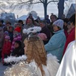 V Křenovicích zahájili advent živým betlémem. Účinkoval i sedmitýdenní Ježíšek
