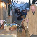 V Křenovicích zahájili advent živým betlémem. Účinkoval i sedmitýdenní Ježíšek