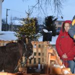 V Křenovicích zahájili advent živým betlémem. Účinkoval i sedmitýdenní Ježíšek