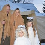 V Křenovicích zahájili advent živým betlémem. Účinkoval i sedmitýdenní Ježíšek