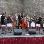 Malá ochutnávka z adventních trhů ve Strakonicích. Dnes na hrad přišli čerti, zítra bude živý betlém