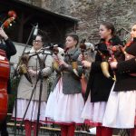 Malá ochutnávka z adventních trhů ve Strakonicích. Dnes na hrad přišli čerti, zítra bude živý betlém