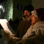 Nádherný živý betlém s Boučkem a anděly pod vimperskou zvonicí
