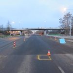 Seniorka přecházela v místě, kde je to zakázáno. Po střetu s autem zranění podlehla