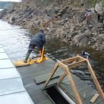 Extrémní zásah hasičů: Dvacet hodin zachraňovali na Orlíku houseboat