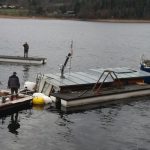 Extrémní zásah hasičů: Dvacet hodin zachraňovali na Orlíku houseboat
