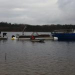 Extrémní zásah hasičů: Dvacet hodin zachraňovali na Orlíku houseboat