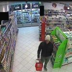 Ukradl parfémy za více než 5 000. Poznáte ho na fotografii?
