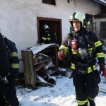 Po požáru v rodinném domě našli hasiči uhořelého člověka