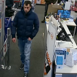 Poznáte muže na fotografiích? Policie s nimi potřebuje mluvit