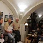 Od koláže po sochu: Písečtí umělci vystavují ve Vykulené Sově