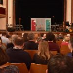Nadšené publikum si vytleskalo od hradeckých ochotníků přídavky