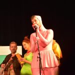 Nadšené publikum si vytleskalo od hradeckých ochotníků přídavky