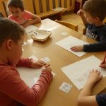 Setkání dětí ze Skalky se seniorkou a nad sociálními službami