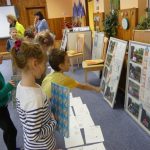 Setkání dětí ze Skalky se seniorkou a nad sociálními službami