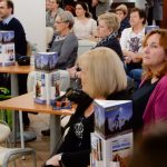 Fotografie nebo obrazy můžete zakoupit v galerii Spektrum