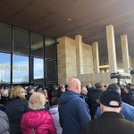 Stovky lidí se v Českých Budějovicích loučily s Jiřím Pomeje