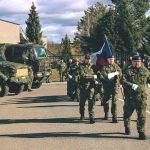 Česko si připomíná 20 let v NATO. Strakoničtí vojáci výročí oslavili se studenty a žáky