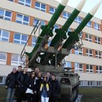 Česko si připomíná 20 let v NATO. Strakoničtí vojáci výročí oslavili se studenty a žáky