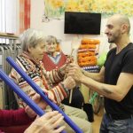 Seniorům u Mistra Křišťana v Prachaticích pomáhala muzikoterapie
