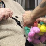 Seniorům u Mistra Křišťana v Prachaticích pomáhala muzikoterapie