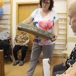 Seniorům u Mistra Křišťana v Prachaticích pomáhala muzikoterapie