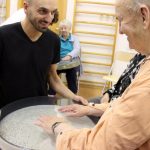 Seniorům u Mistra Křišťana v Prachaticích pomáhala muzikoterapie