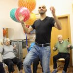 Seniorům u Mistra Křišťana v Prachaticích pomáhala muzikoterapie