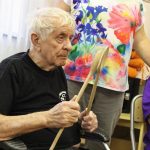 Seniorům u Mistra Křišťana v Prachaticích pomáhala muzikoterapie