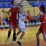 V suchém triku! Mladší žákyně rozdrtily Chomutov 86:44