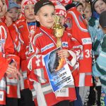 VELKÁ FOTOREPORTÁŽ. Ve Vimperku hráli na závěr hokejové sezony turnaj minižáků. Prvenství putovalo do Tábora a Klatov
