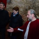 Temné sklepy kestřanské tvrze. Návštěva proběhla v noci za svitu svíček