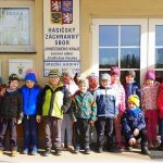 Třetí jindřichohradecká školka navštívila profesionální hasiče