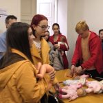 Šijeme a vyšíváme, druhý život látkám dáme s prachatickou radnicí