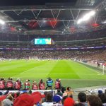 Rekordní výprask ve Wembley, zahalený Big Ben a stovky tisíc Londýňanů protestujících proti Brexitu