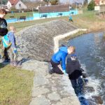 Mladí rybáři uklízeli břehy Lužnice