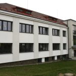 Reportáž z návratu Zlaté Ámosky do školy v šumavském Vacově