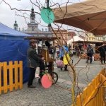 Na českobudějovickém náměstí začaly jarní trhy s historickým kolotočem