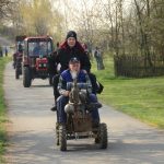 V Boudách burácely traktory. Jezdec Dakaru Martin Macík rozdával úsměvy a podpisy