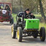 V Boudách burácely traktory. Jezdec Dakaru Martin Macík rozdával úsměvy a podpisy