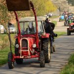 V Boudách burácely traktory. Jezdec Dakaru Martin Macík rozdával úsměvy a podpisy
