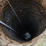 Archeologové se podívali do studny v památníku Jana Žižky z Trocnova