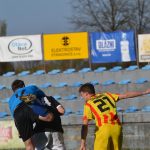 Junior třemi góly rozhodl už do přestávky, po obrátce inkasoval až z druhé penalty
