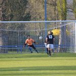 Junior třemi góly rozhodl už do přestávky, po obrátce inkasoval až z druhé penalty