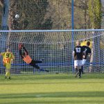 Junior třemi góly rozhodl už do přestávky, po obrátce inkasoval až z druhé penalty