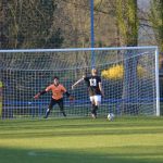 Junior třemi góly rozhodl už do přestávky, po obrátce inkasoval až z druhé penalty