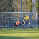 Junior třemi góly rozhodl už do přestávky, po obrátce inkasoval až z druhé penalty