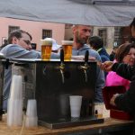 Čarodějnice a Rybníkáři rozpohybovali prachatické Velké náměstí