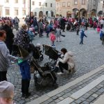 Čarodějnice a Rybníkáři rozpohybovali prachatické Velké náměstí