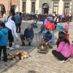 Čarodějnice a Rybníkáři rozpohybovali prachatické Velké náměstí
